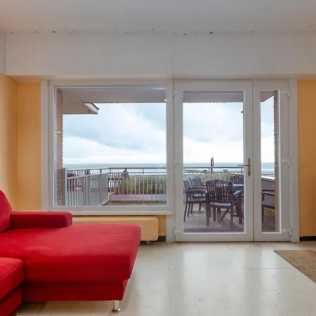 Ground Floor With Sea View And Garage Apartament *