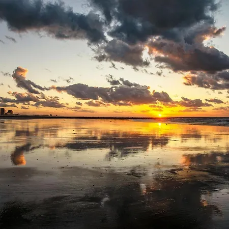 Ground Floor With Sea View And Garage *